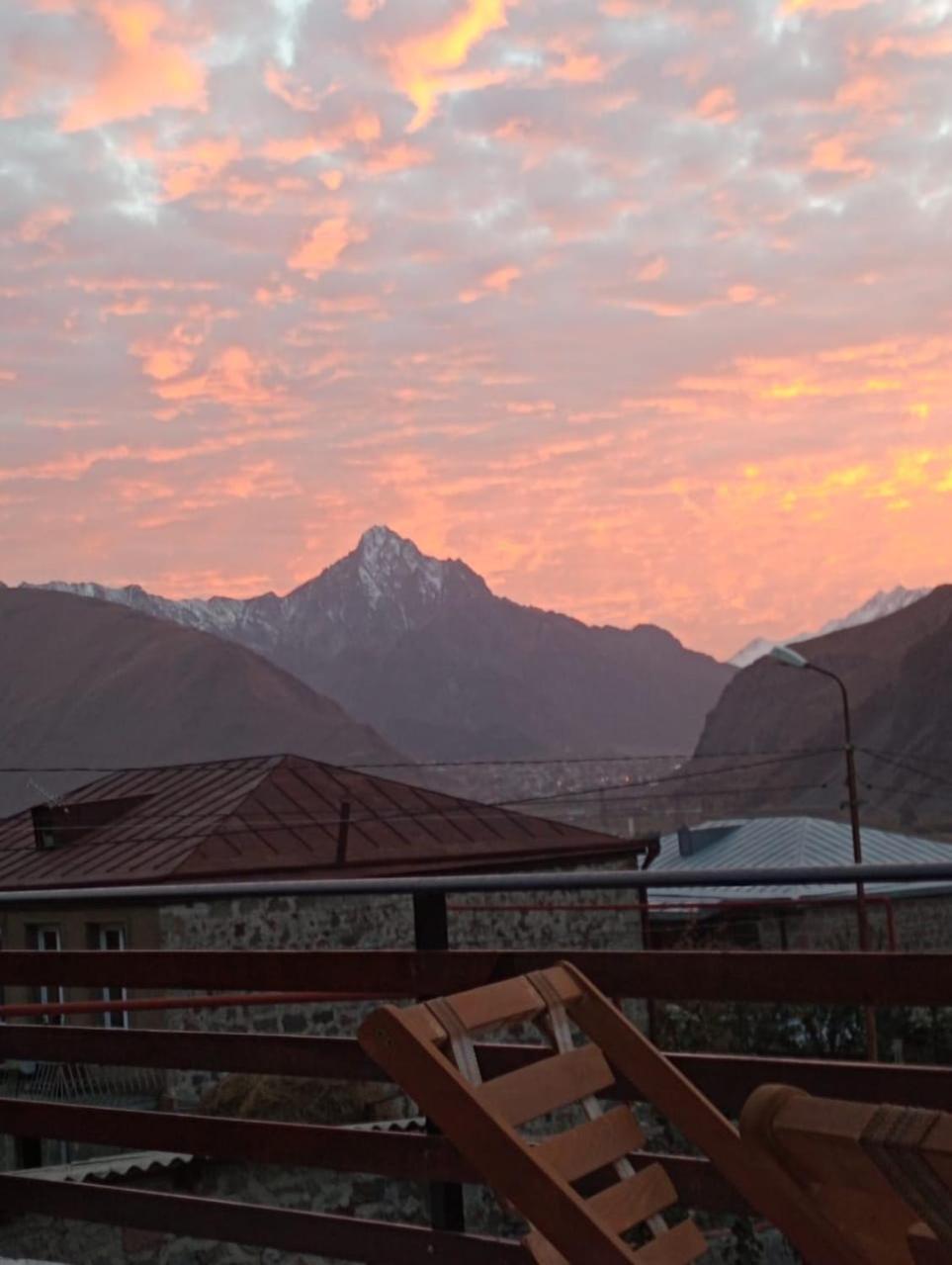 Royal Galaxy Apartment Kazbegi Exteriör bild